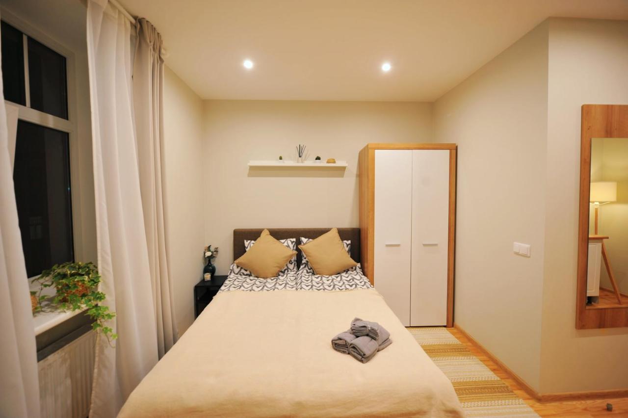 Central Comfort At Hanzas Residence, Stay Near Cafes, Bars, Museums & Esplanade Riga Buitenkant foto