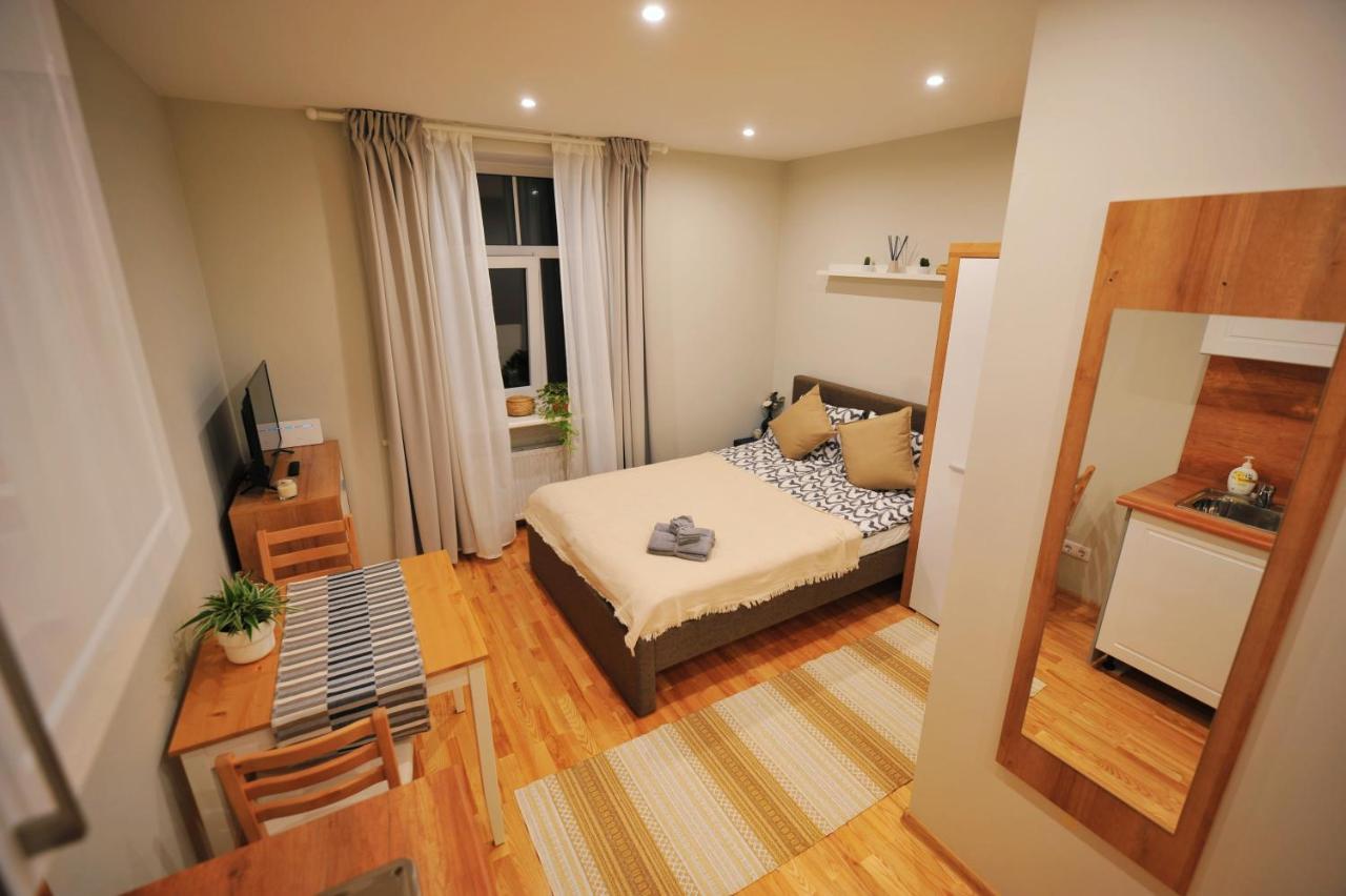 Central Comfort At Hanzas Residence, Stay Near Cafes, Bars, Museums & Esplanade Riga Buitenkant foto