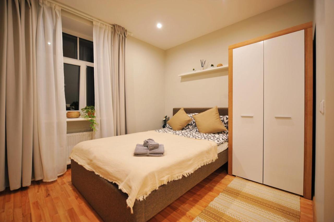 Central Comfort At Hanzas Residence, Stay Near Cafes, Bars, Museums & Esplanade Riga Buitenkant foto